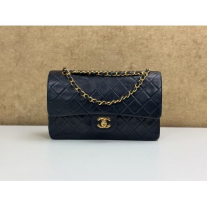 CHANEL MEDIUM CLASSIC FLAP