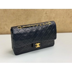 CHANEL MEDIUM CLASSIC FLAP