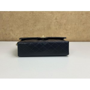 CHANEL MEDIUM CLASSIC FLAP