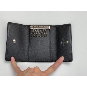 LOUIS VUITTON M63812 6 KEY HOLDER