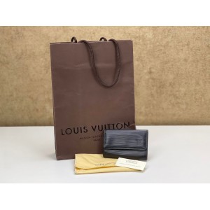 LOUIS VUITTON M63812 6 KEY HOLDER