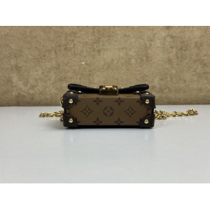 LOUIS VUITTON M68575 ESSENTIAL TRUNK NM