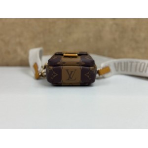 LOUIS VUITTON M81005 FLAP DOUBLE PHONE POUCH LOUIS VUITTON M81005 FLAP DOUBLE PHONE POUCH