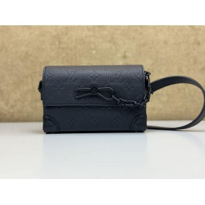 LOUIS VUITTON M81746 STEAMER WEARABLE WALLET