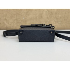 LOUIS VUITTON M81746 STEAMER WEARABLE WALLET