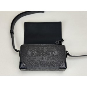 LOUIS VUITTON M81746 STEAMER WEARABLE WALLET