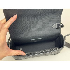 LOUIS VUITTON M81746 STEAMER WEARABLE WALLET