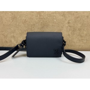 LOUIS VUITTON M82085 FASTLINE WEARABLE WALLET