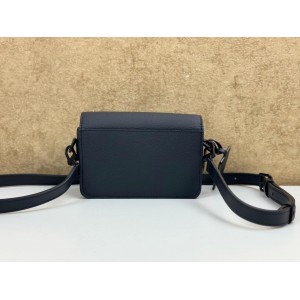 LOUIS VUITTON M82085 FASTLINE WEARABLE WALLET