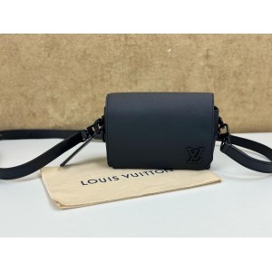 LOUIS VUITTON M82085 FASTLINE WEARABLE WALLET