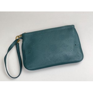 LOUIS VUITTON M93988 MAHINA SELENE GM