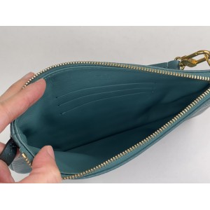 LOUIS VUITTON M93988 MAHINA SELENE GM