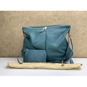 LOUIS VUITTON M93988 MAHINA SELENE GM