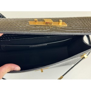 YSL 579271 MANHATTAN IN CROCODILE-EMBOSSED SHINY LEATHER